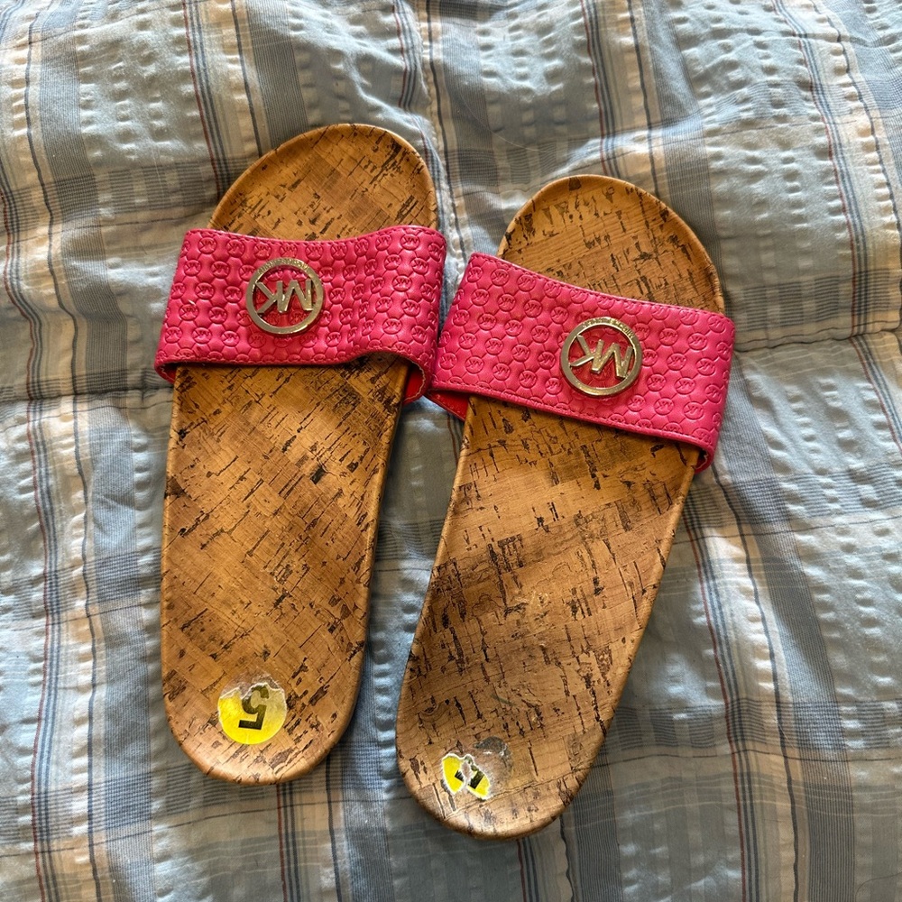 Waverly Fuchsia Slide Sandals